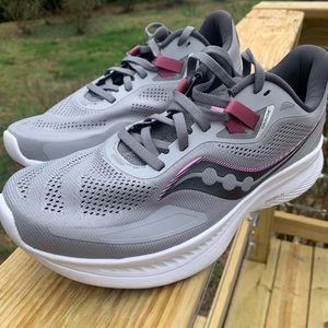 Saucony Women’s Guide 15. Size 9 wide
